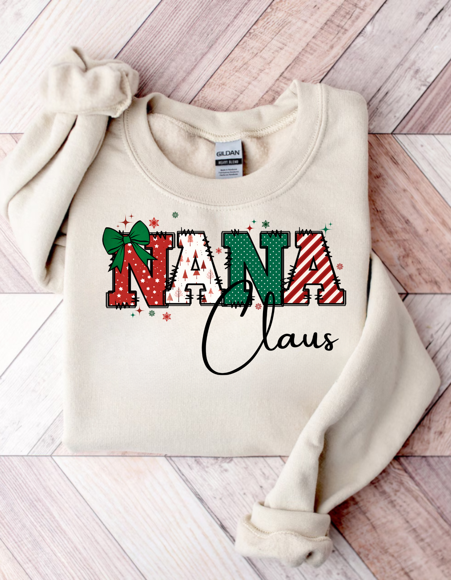 Gigi Claus Sweatshirt and Hoodie, Christmas Grandma Claus Sweatshirt, Gift for Mom